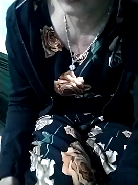 Snapshot of Minety473 chatting on 10.29.25 Minety473 online show from 10.29.25