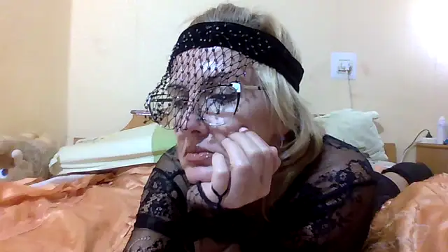 TianaQLove online show from 09.29.25