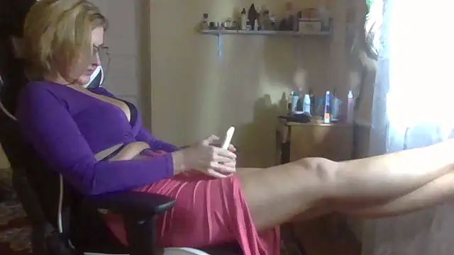 TianaQLove online show from 10.29.25