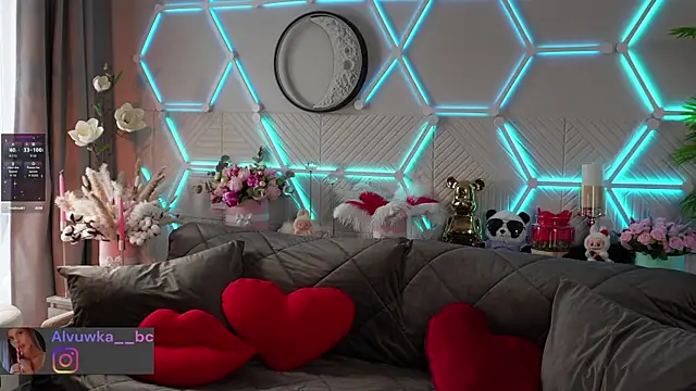 Snapshot of Alvuwkaa chatting on 02.11.26 Alvuwkaa online show from 02.11.26