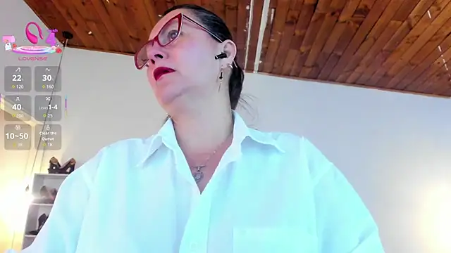 D Martii online show from 10.16.25