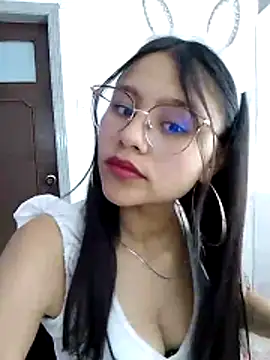 SofieLove 01 online show from 10.17.25