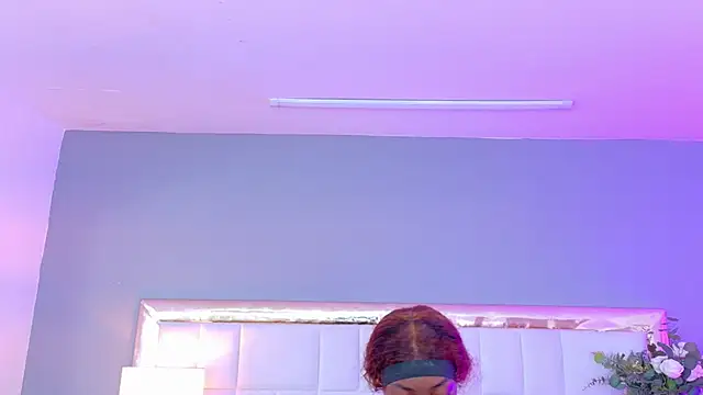 MadeleineHocker online show from 11.06.25