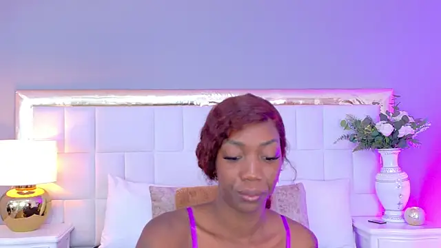 MadeleineHocker online show from 12.04.25