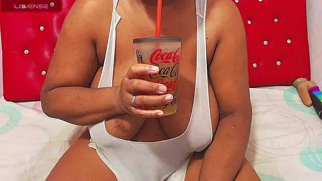 Snapshot of wonderfuldiana chatting on 09.13.25 wonderfuldiana online show from 09.13.25