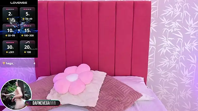 DafneVega online show from 09.17.25