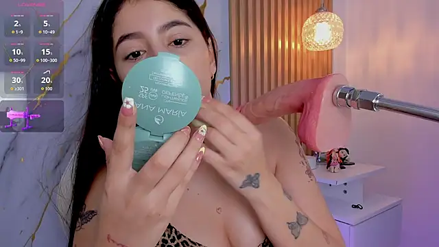 alissaowens  online show from 05.08.26