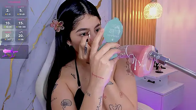 Snapshot of alissaowens_ chatting on 06.19.26 alissaowens online show from 06.19.26