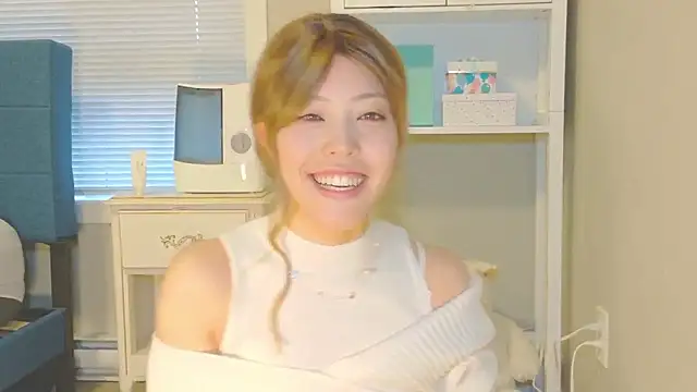 Snapshot of Nana_with chatting on 11.30.25 Nana with online show from 11.30.25