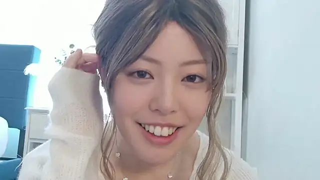 Nana with online show from 04.23.26