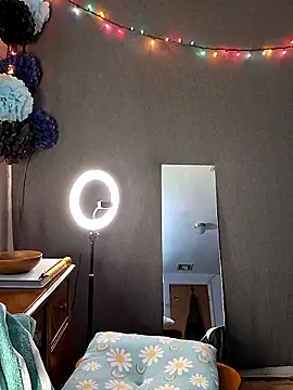 PeachyAriel online show from 03.28.26