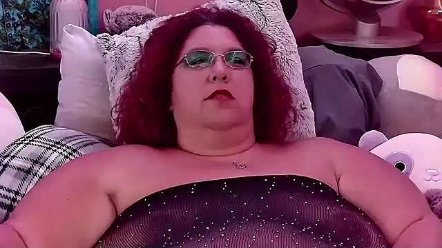 Snapshot of lil-gemini-hippy chatting on 10.06.25 lil-gemini-hippy online show from 10.06.25