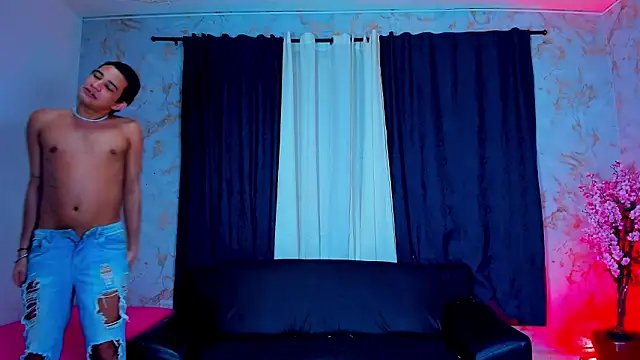 Snapshot of redpointx_ chatting on 02.04.26 redpointx online show from 02.04.26