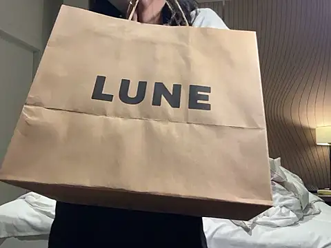 Snapshot of yuu-chan_ chatting on 11.23.25 yuu-chan online show from 11.23.25