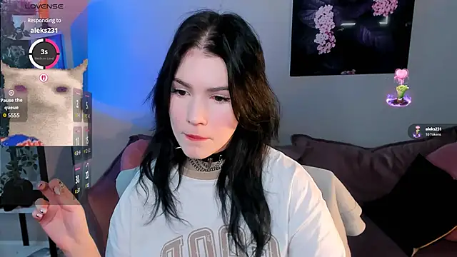 Snapshot of Sophie_SkyAngel chatting on 11.21.25 Sophie SkyAngel online show from 11.21.25