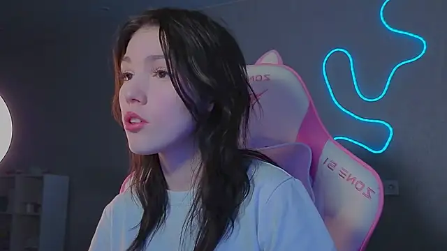 Snapshot of Sophie_SkyAngel chatting on 12.05.25 Sophie SkyAngel online show from 12.05.25