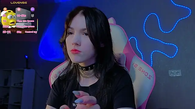 Snapshot of Sophie_SkyAngel chatting on 12.14.25 Sophie SkyAngel online show from 12.14.25