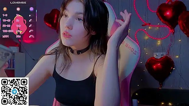 Snapshot of Sophie_SkyAngel chatting on 02.12.26 Sophie SkyAngel online show from 02.12.26