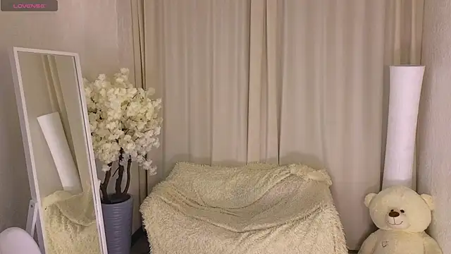 Janet Jee online show from 11.08.25