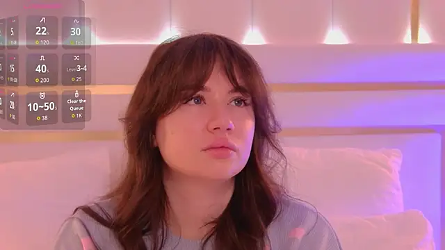 Snapshot of MeganStrain chatting on 10.17.25 MeganStrain online show from 10.17.25