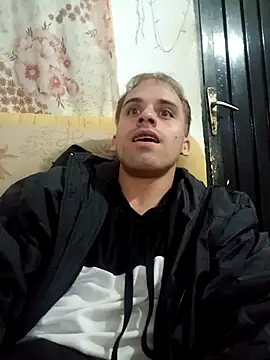 Snapshot of alex-golden chatting on 04.05.26 alex-golden online show from 04.05.26