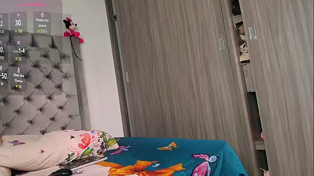 Snapshot of dreamsussi chatting on 11.10.25 dreamsussi online show from 11.10.25