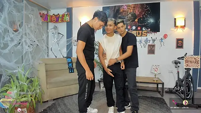 Bisexlifehot   online show from 10.26.25