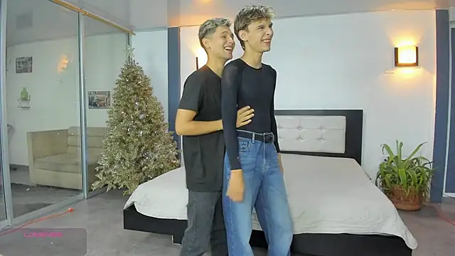 Bisexlifehot   online show from 11.30.25