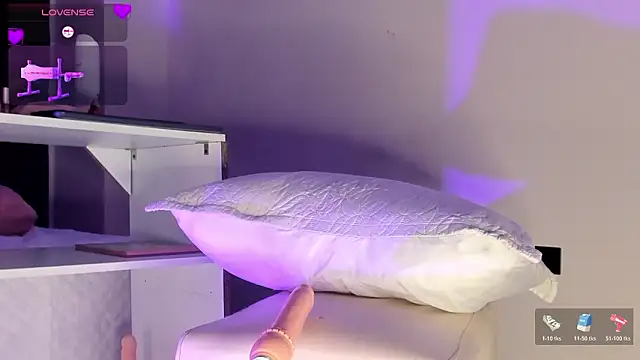  Kendall 19 online show from 03.04.26