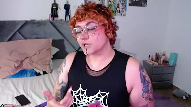 Snapshot of XxGreenGoodxX chatting on 11.15.25 XxGreenGoodxX online show from 11.15.25