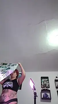 Snapshot of XxGreenGoodxX chatting on 11.27.25 XxGreenGoodxX online show from 11.27.25