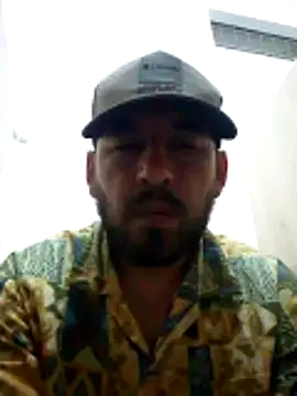 Snapshot of Lujor chatting on 12.20.25 Lujor online show from 12.20.25