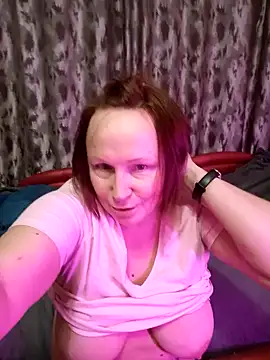 Snapshot of WifeyXRated chatting on 12.22.24 WifeyXRated online show from 12.22.24