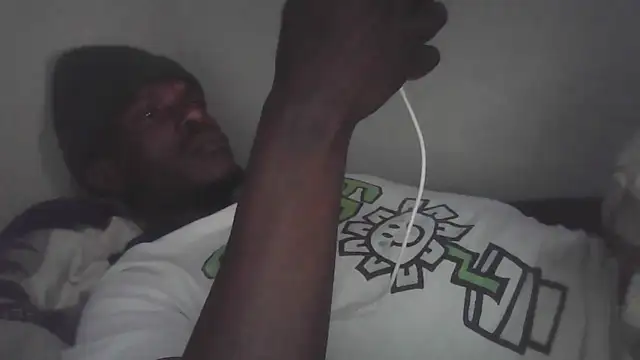 Snapshot of cuminsidebby chatting on 12.15.25 cuminsidebby online show from 12.15.25