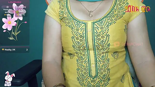 Snapshot of megHana_teLugGu chatting on 09.08.25 megHana teLugGu online show from 09.08.25