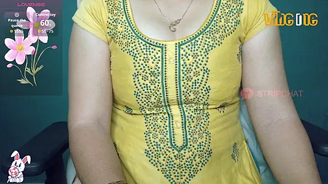 Snapshot of megHana_teLugGu chatting on 09.15.25 megHana teLugGu online show from 09.15.25