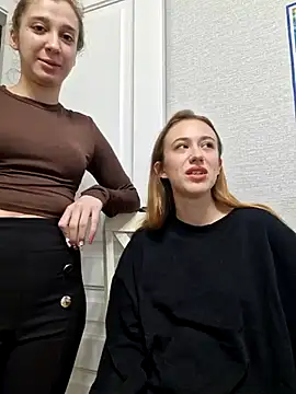 Snapshot of yourfavpsy_ chatting on 09.16.25 yourfavpsy online show from 09.16.25