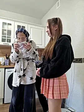 Snapshot of yourfavpsy_ chatting on 09.26.25 yourfavpsy online show from 09.26.25