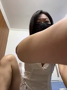 Snapshot of Mei-s chatting on 09.24.25 Mei-s online show from 09.24.25