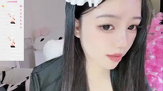 Snapshot of MM-feifei chatting on 12.17.25 MM-feifei online show from 12.17.25