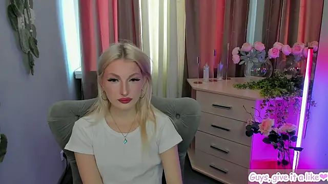 Sarrah blush online show from 09.25.25