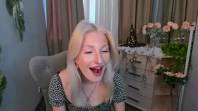 Sarrah blush online show from 10.21.25