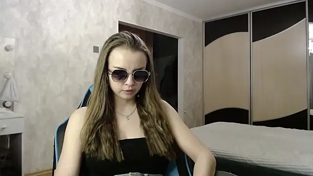 Snapshot of Lio_noy chatting on 11.29.25 Lio noy online show from 11.29.25