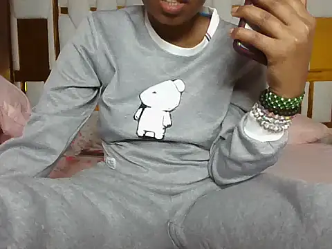 Snapshot of Nodia32 chatting on 09.24.25 Nodia32 online show from 09.24.25