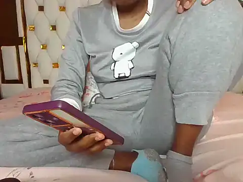 Snapshot of Nodia32 chatting on 09.24.25 Nodia32 online show from 09.24.25