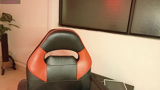 Hell Girll  online show from 11.17.25