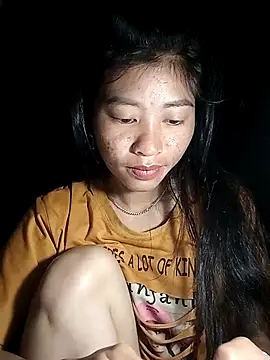 Snapshot of Phuongphuongg chatting on 10.21.25 Phuongphuongg online show from 10.21.25