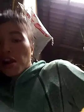 Snapshot of Phuongphuongg chatting on 10.25.25 Phuongphuongg online show from 10.25.25