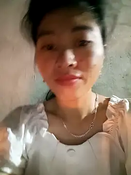 Snapshot of Phuongphuongg chatting on 10.27.25 Phuongphuongg online show from 10.27.25