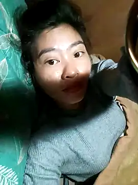 Snapshot of Phuongphuongg chatting on 11.04.25 Phuongphuongg online show from 11.04.25